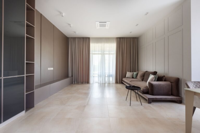 Cozy rug and furniture arrangement